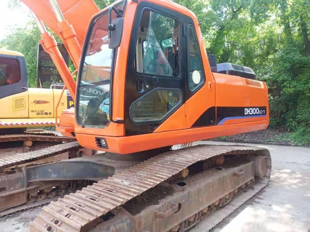 Doosan DH 300 LC-7 履带挖掘机