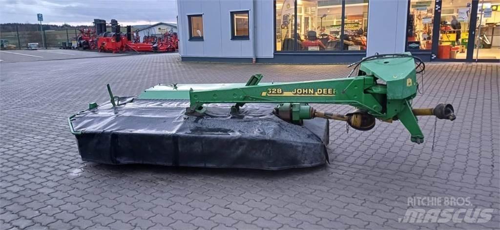 John Deere 328 割草机