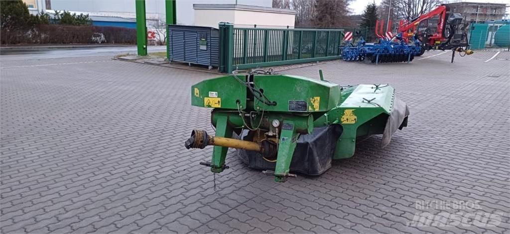 John Deere 328 割草机