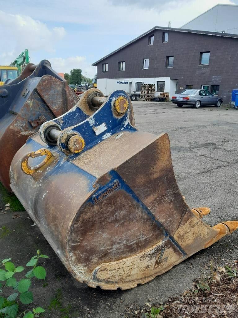 Komatsu HB365 履带挖掘机