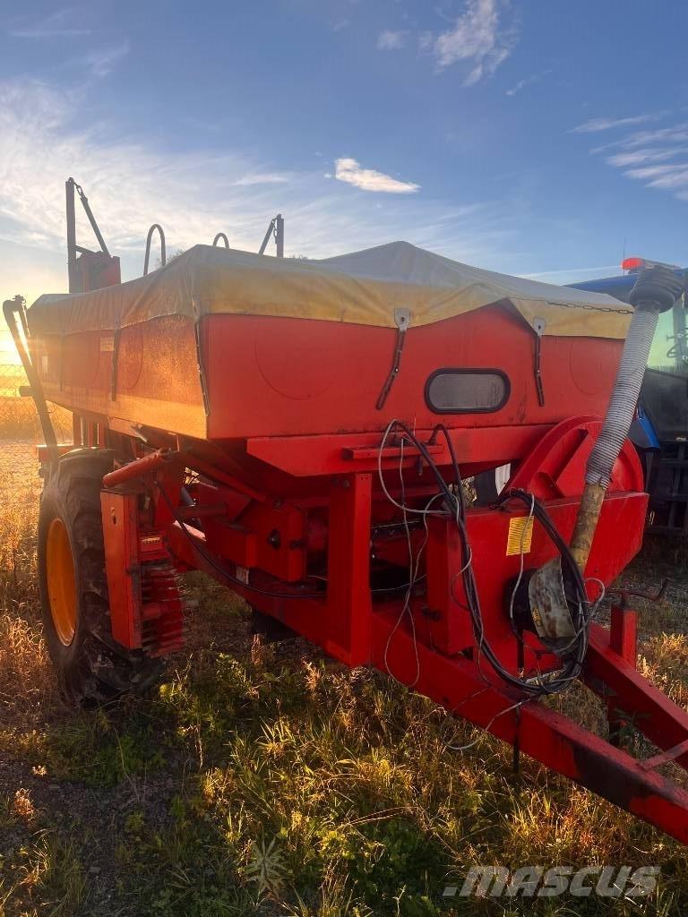 Överum 4012 矿物肥料撒播机