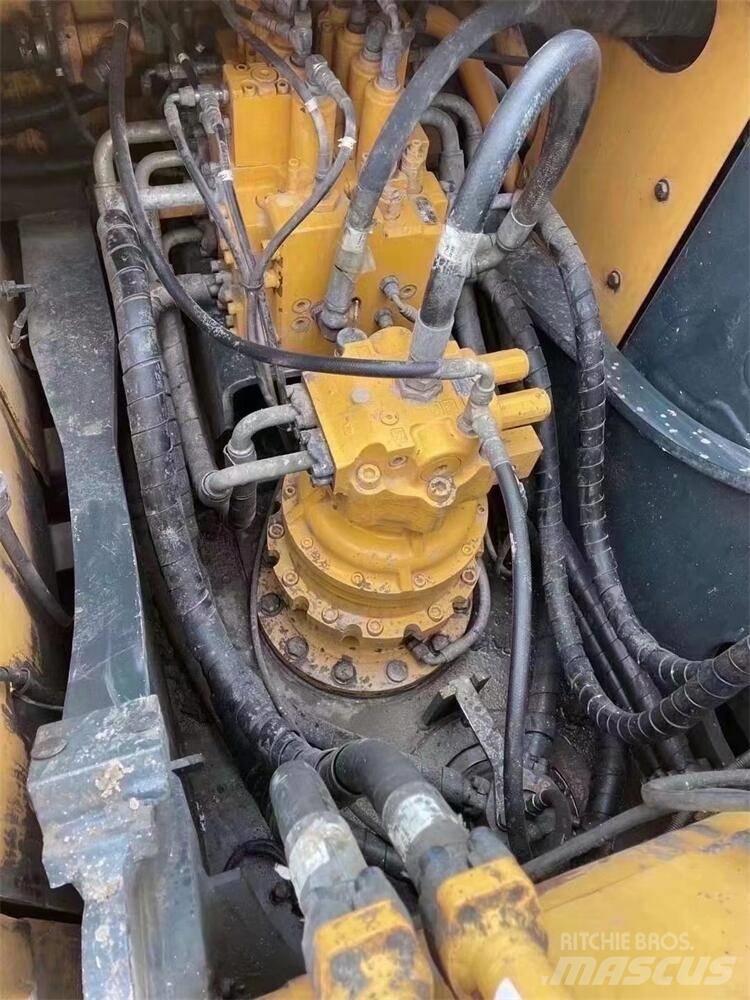 Hyundai R215VS 轮式挖掘机