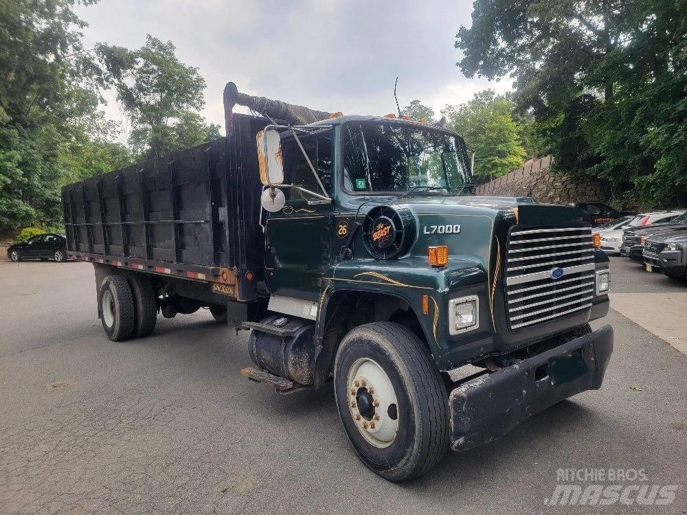 Ford L 7000 自卸式货车