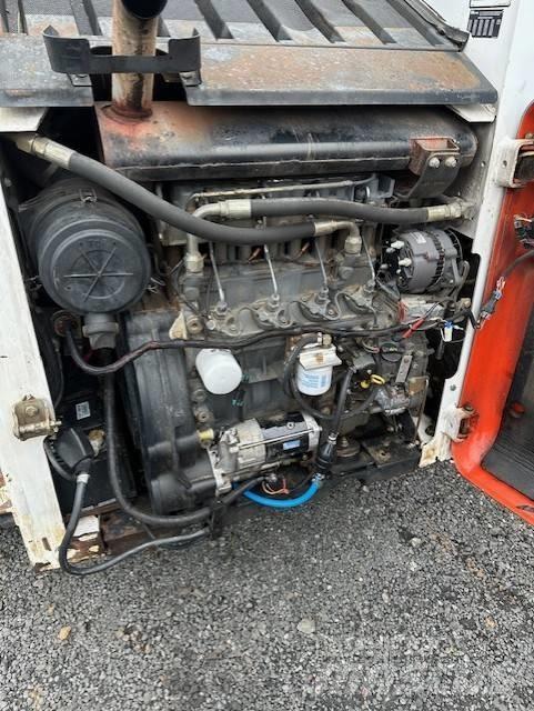 Bobcat 864 H 滑移装载机