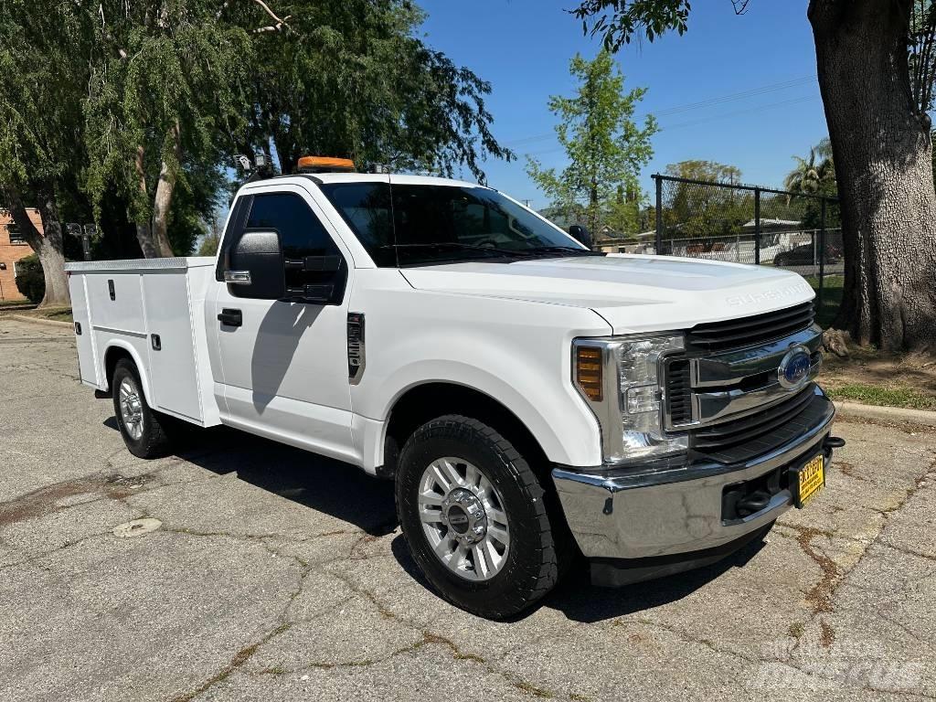 Ford F250 皮卡车