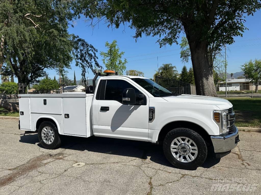 Ford F250 皮卡车