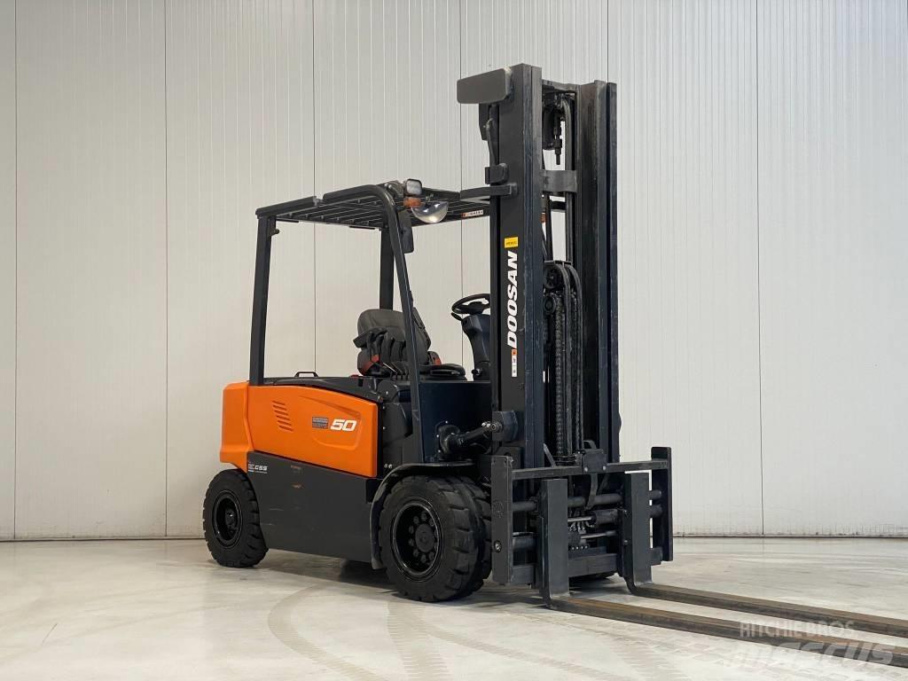 Doosan B50XC-7 电动叉车