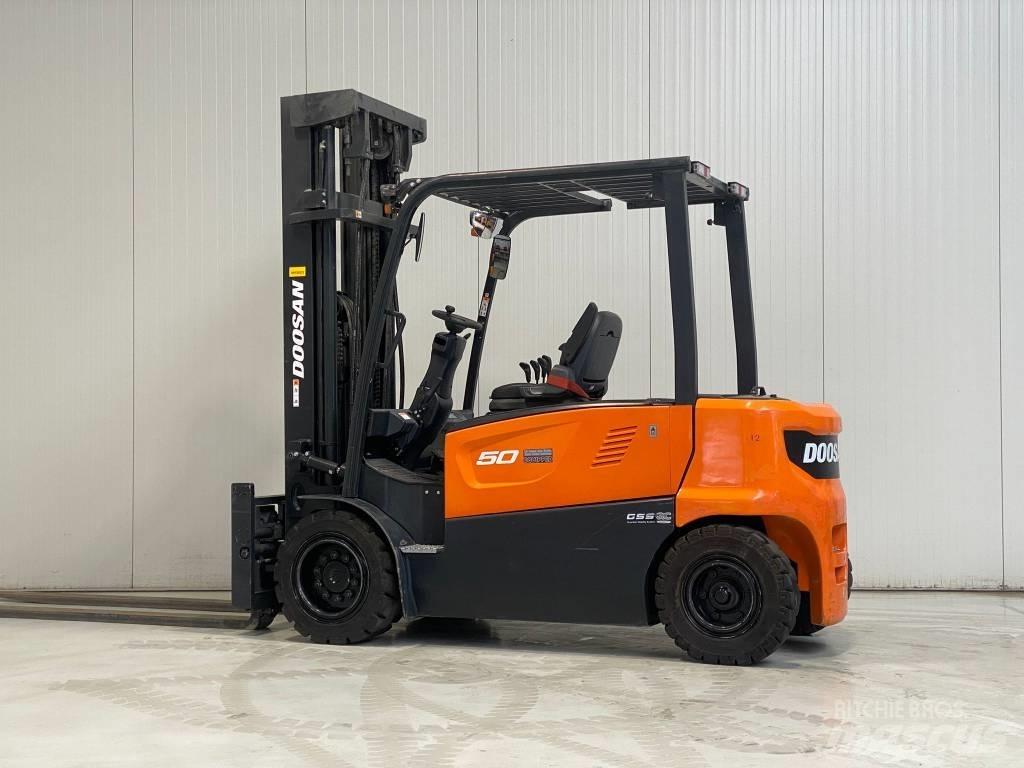Doosan B50XC-7 电动叉车