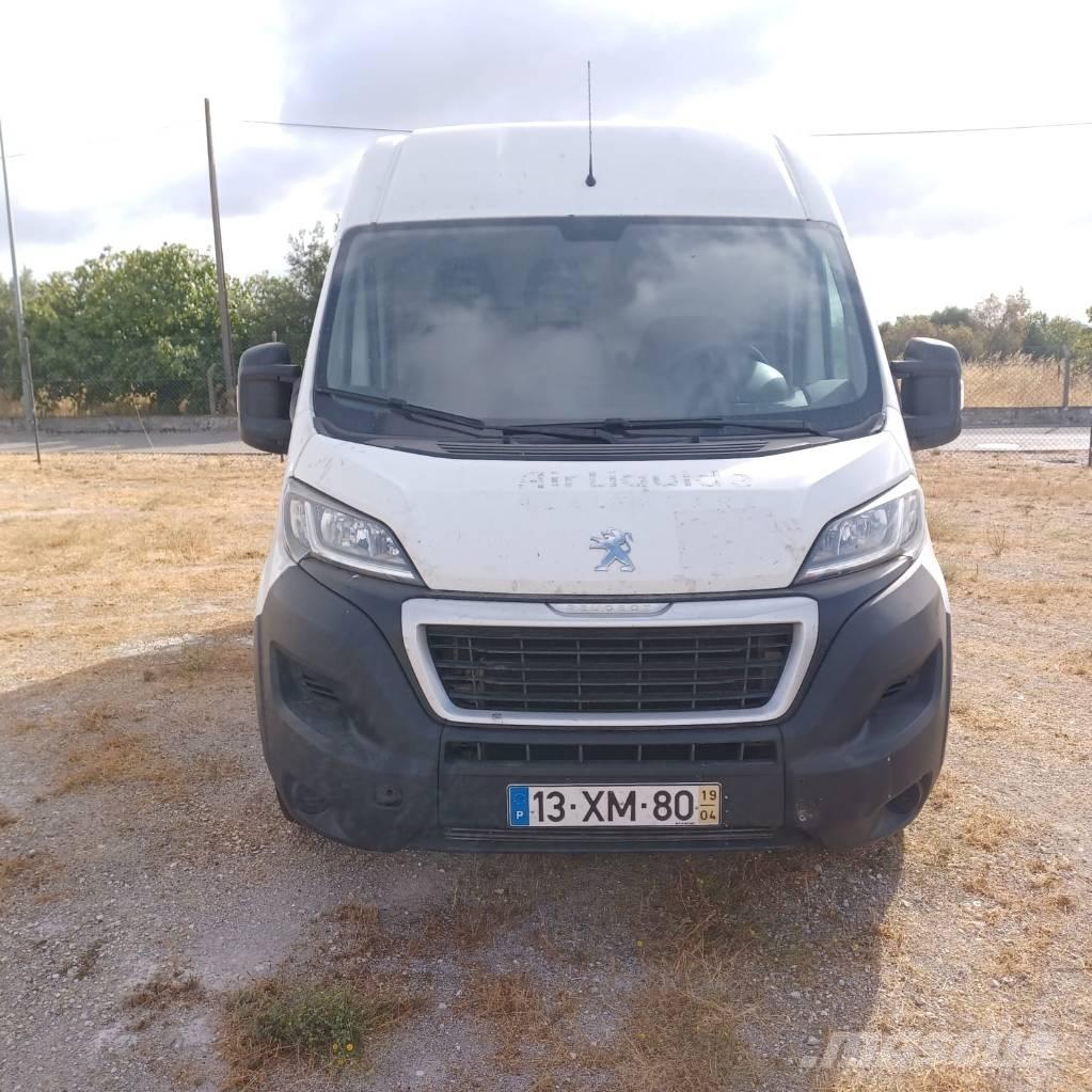 Peugeot Boxer 皮卡车