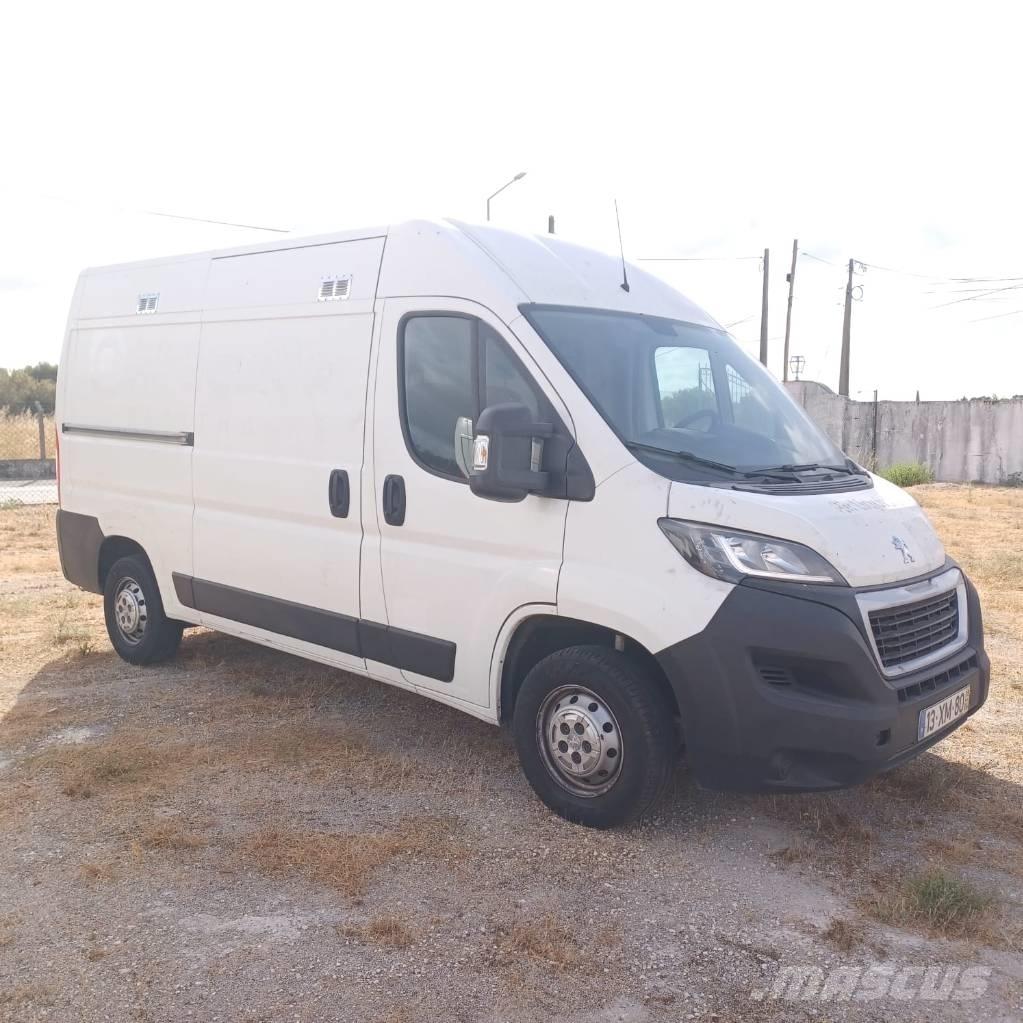 Peugeot Boxer 皮卡车