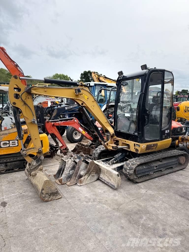 CAT 302.7 D CR 小型挖掘机