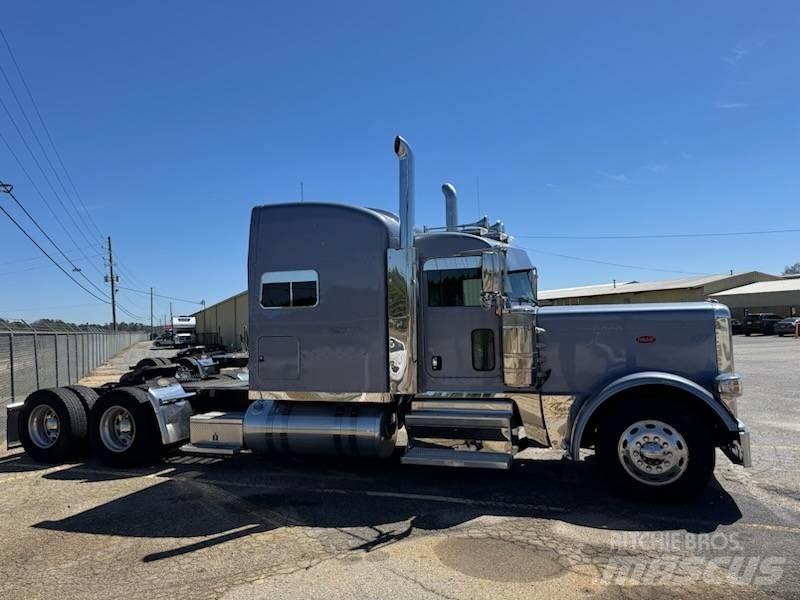 Peterbilt 389 牵引车