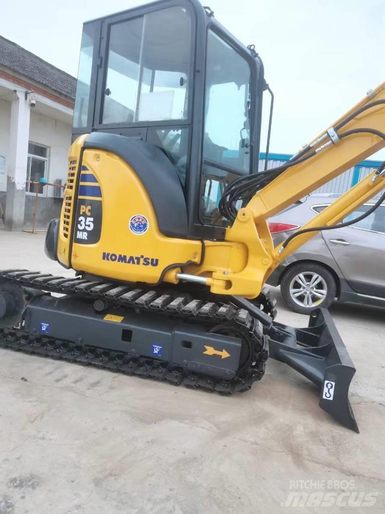 Komatsu PC 35 小型挖掘机