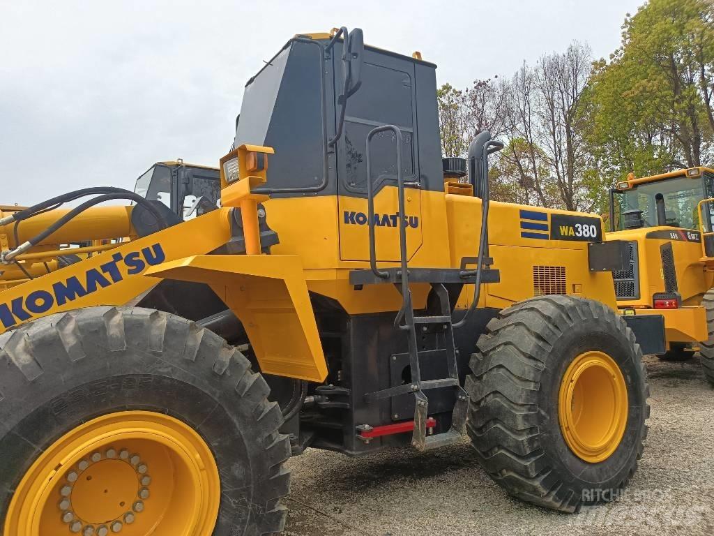 Komatsu WA 380 轮式装载机