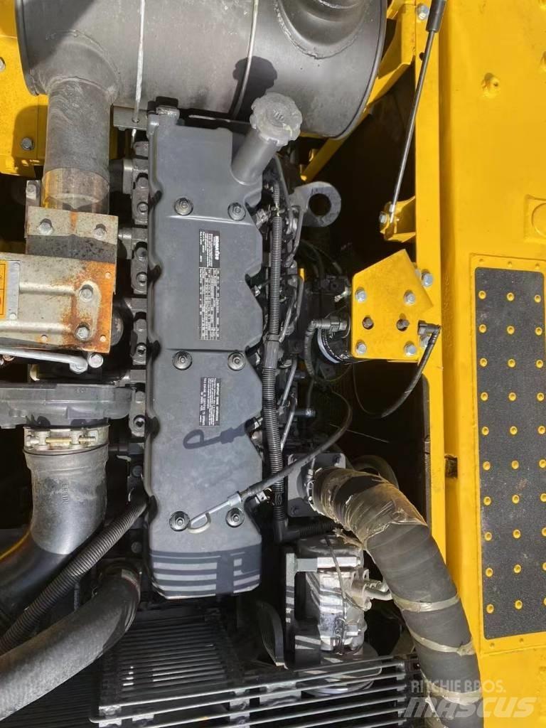 Komatsu 200-8 履带挖掘机