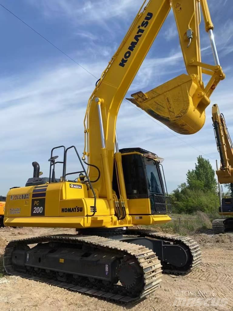 Komatsu 200-8 履带挖掘机