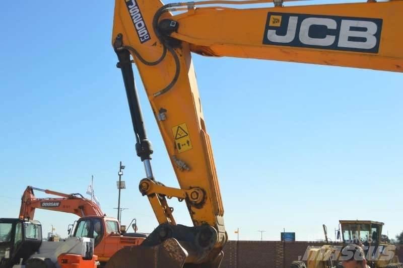 JCB JS205 小型挖掘机