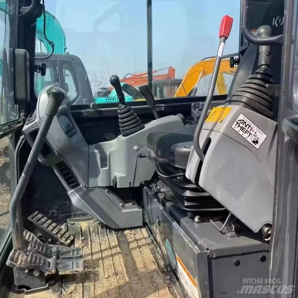 Kubota U 15 小型挖掘机
