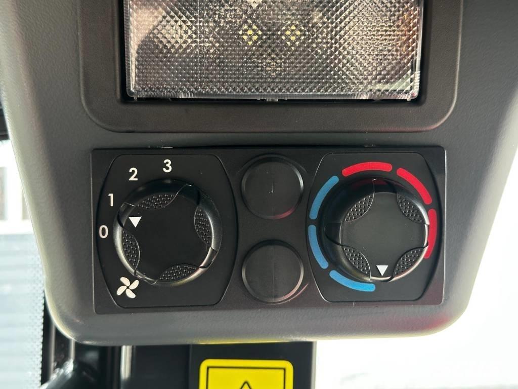 Yanmar V 7 轮式装载机