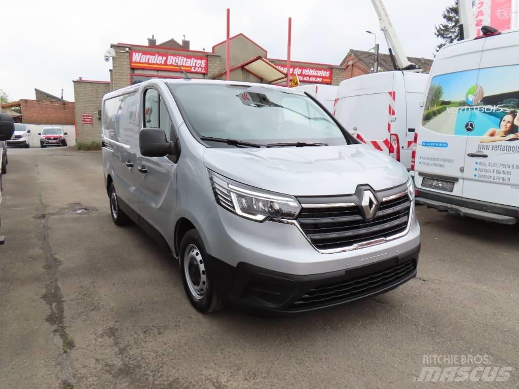 Renault Trafic 大型面包车