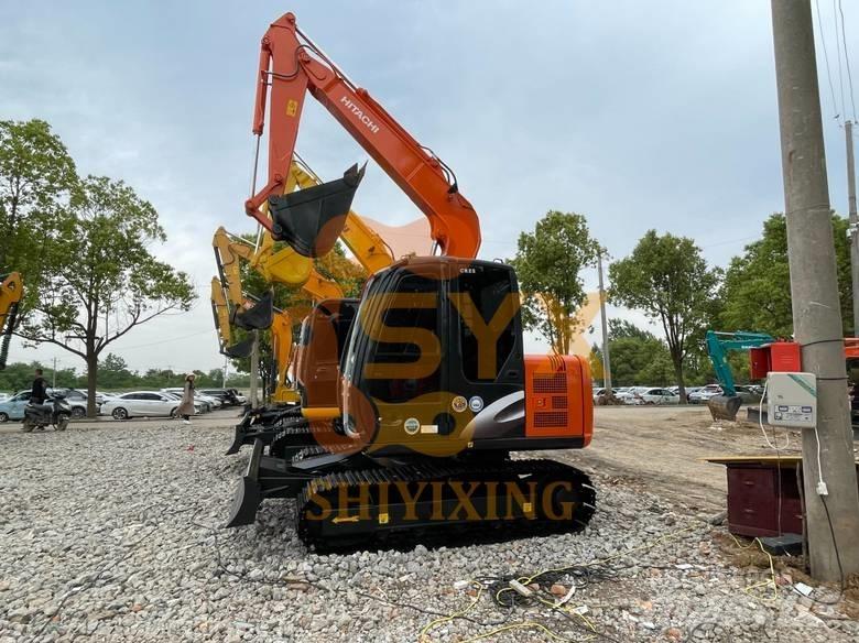 Hitachi ZX70 中型挖掘机