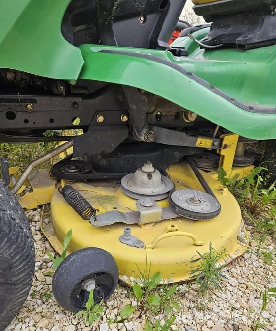 John Deere X 300 R 骑乘式割草机