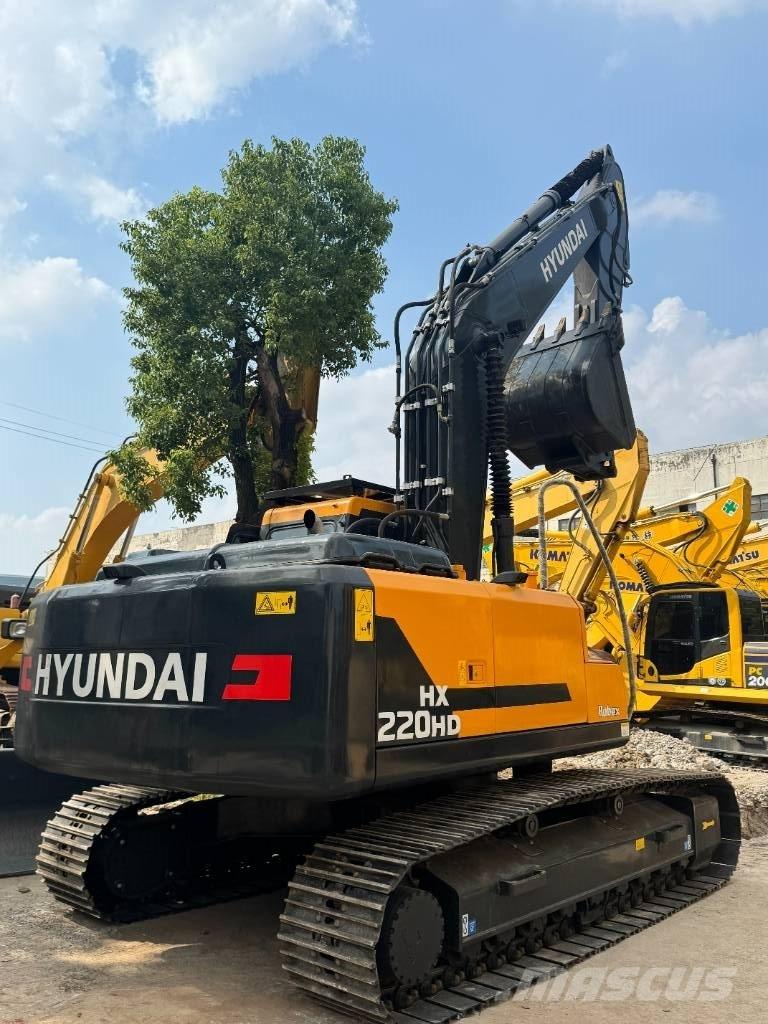 Hyundai HX220HD 中型挖掘机