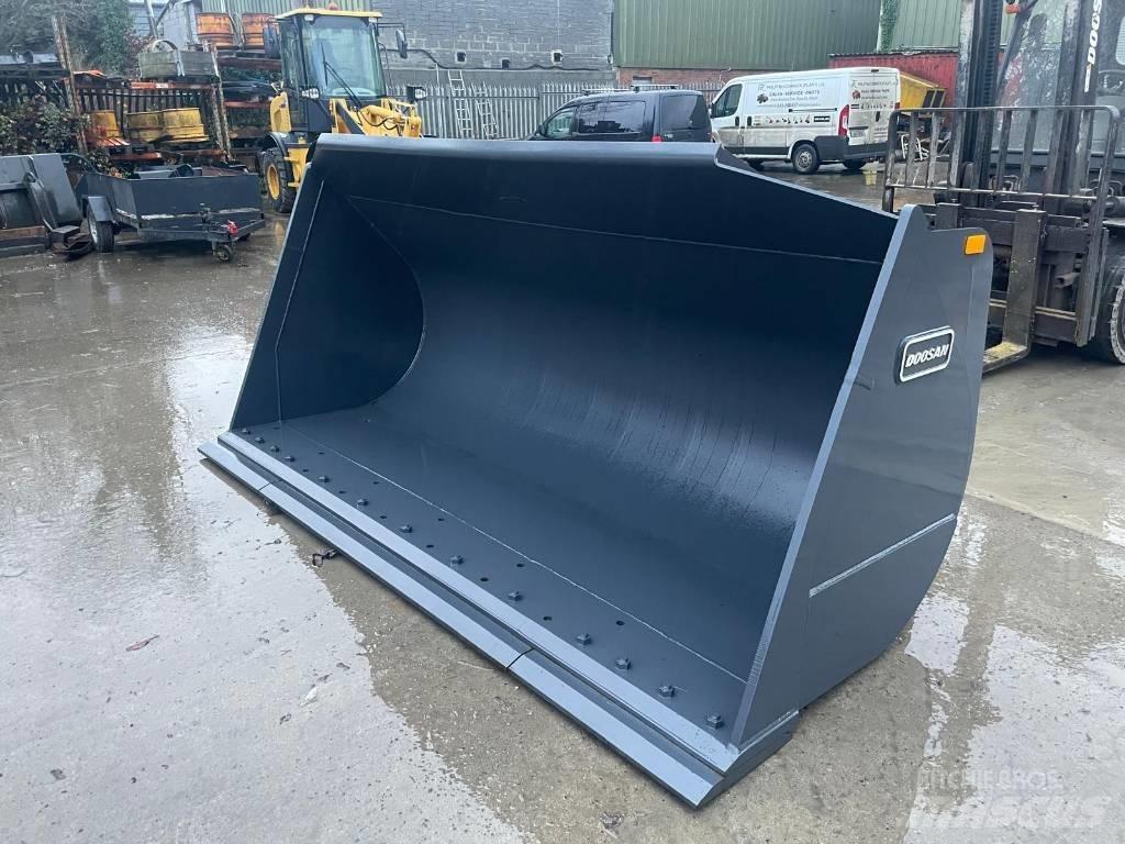 Doosan DL 320-7 挖斗