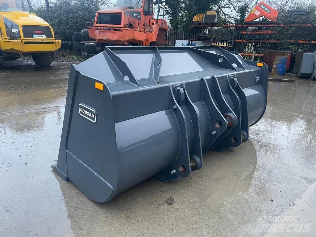 Doosan DL 320-7 挖斗