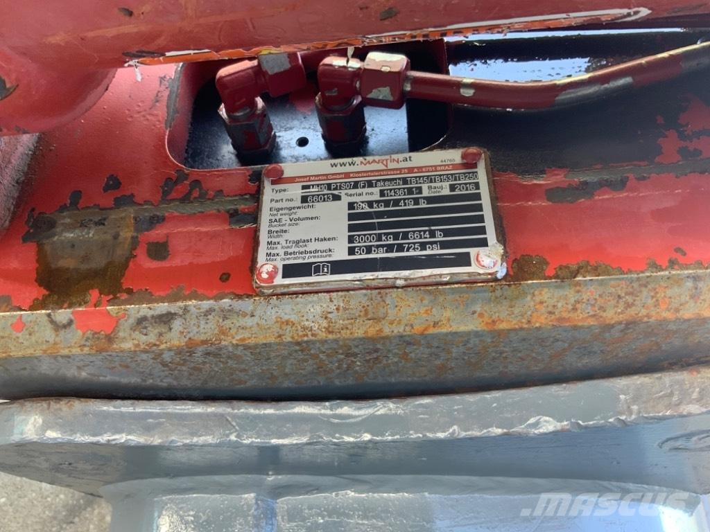 Takeuchi TB 153 FR 小型挖掘机