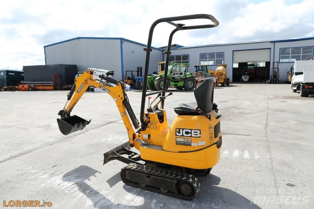 JCB 8008 CTS 小型挖掘机