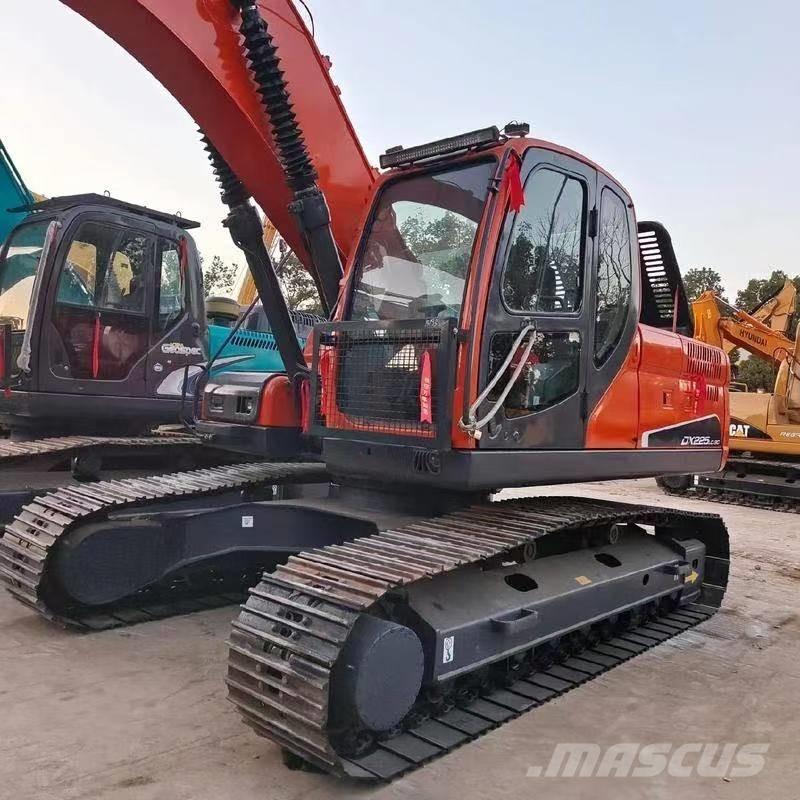 Doosan DX 225 LC 履带挖掘机