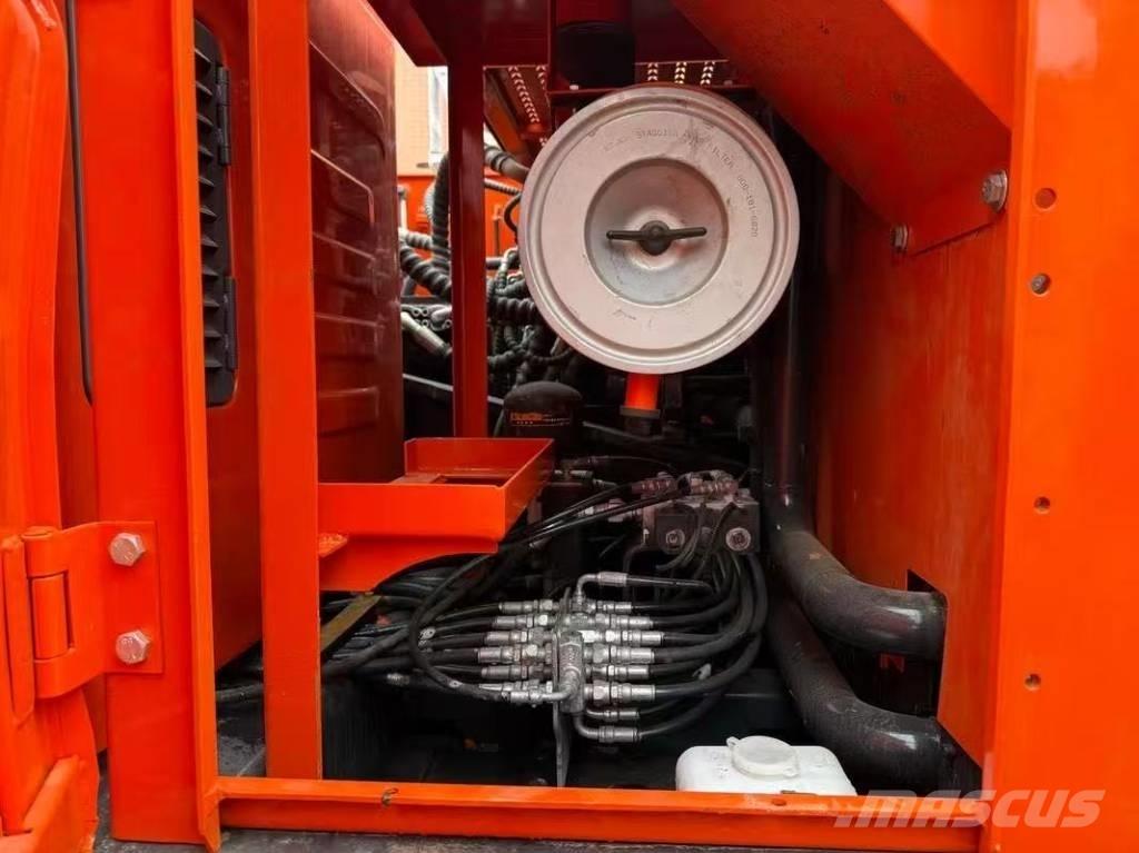 Doosan DX 225 LC 履带挖掘机