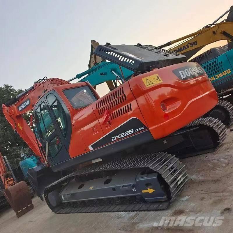 Doosan DX 225 LC 履带挖掘机