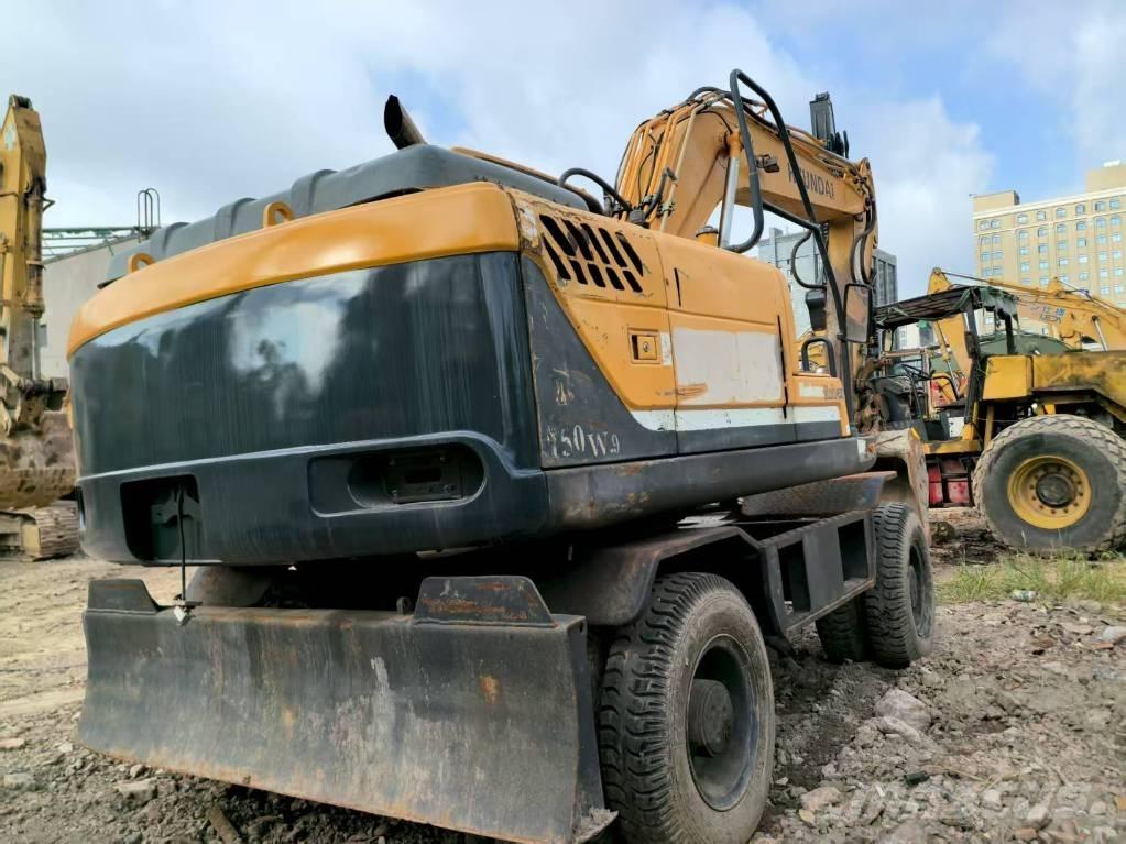 Hyundai R150W-9 轮式挖掘机