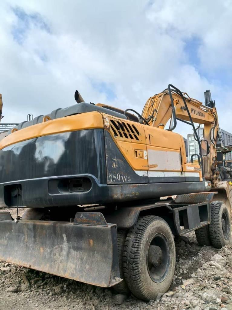 Hyundai R150W-9 轮式挖掘机