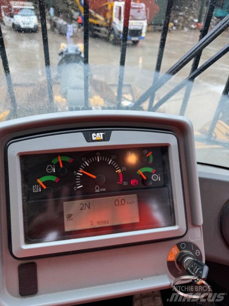 CAT 966 M 轮式装载机