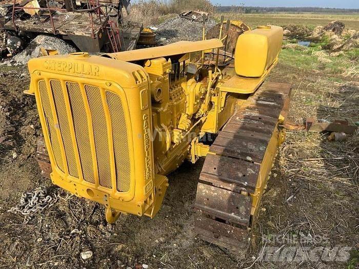 CAT D2 - 履带式推土机