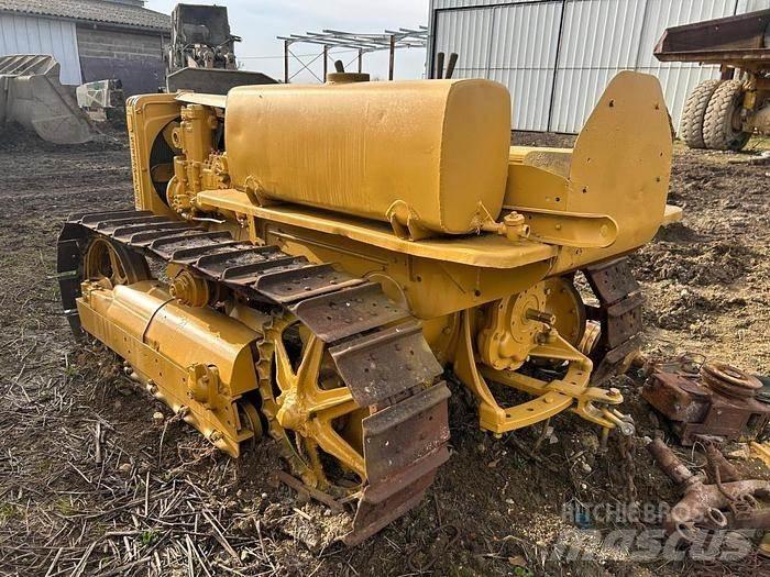 CAT D2 - 履带式推土机