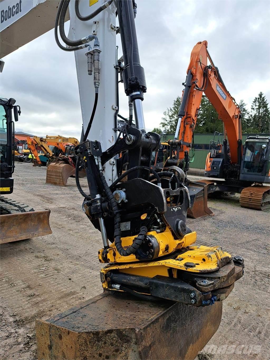 Bobcat E85 小型挖掘机