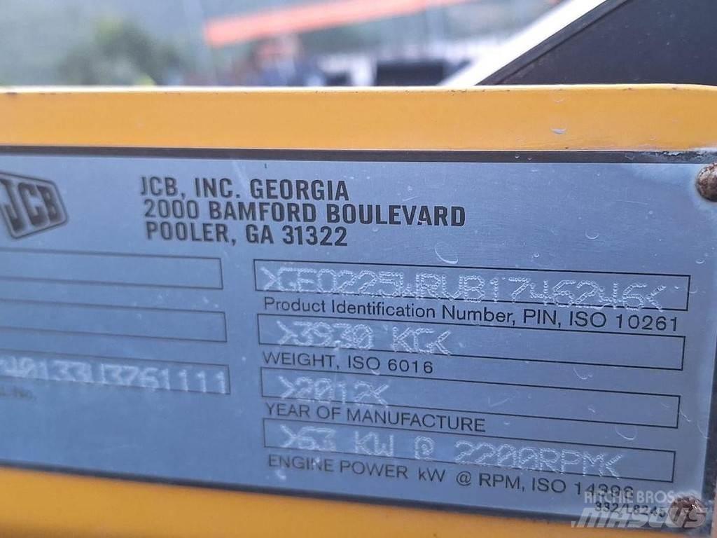 JCB 225 小型装载机