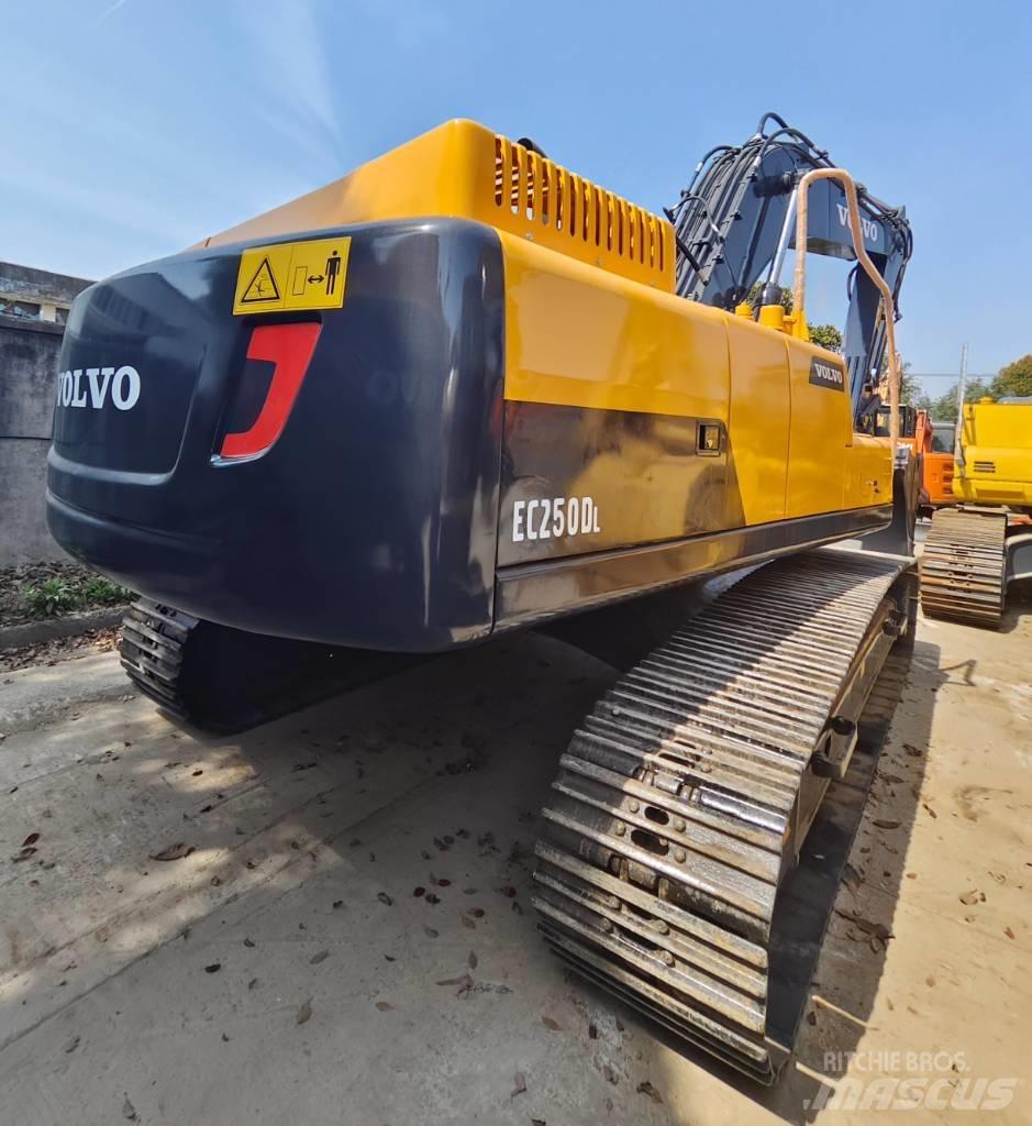 Volvo EC 250 D L 履带挖掘机