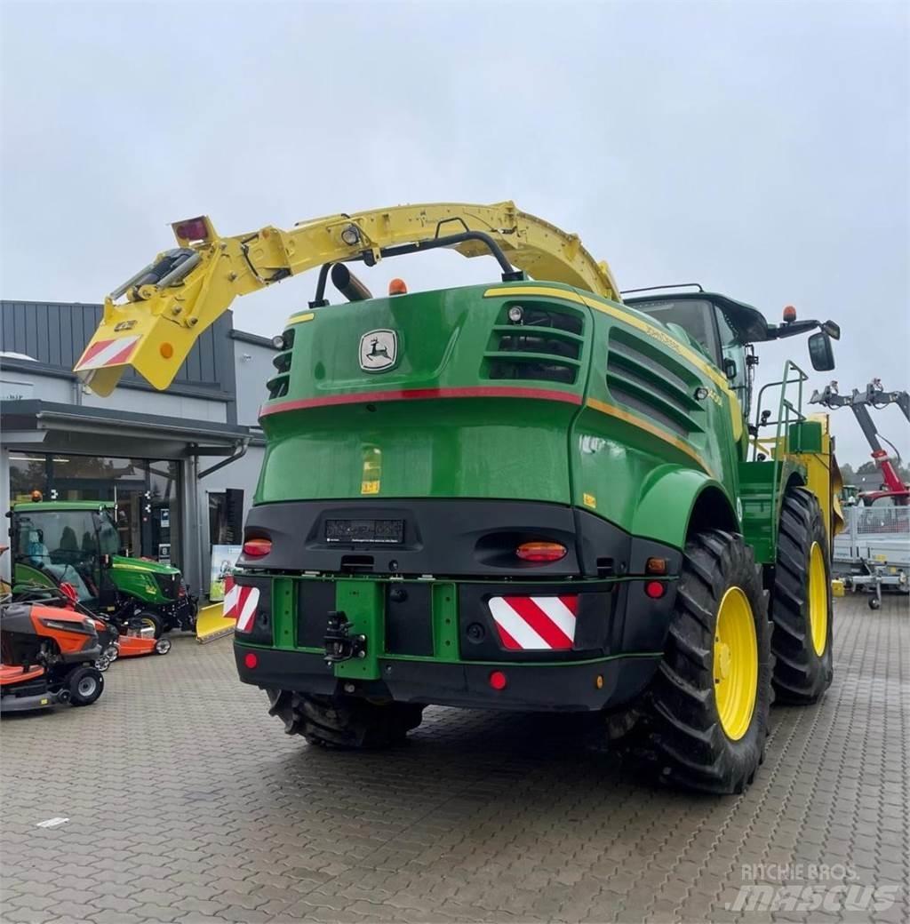John Deere 8400 i 自走式青贮饲料收割机