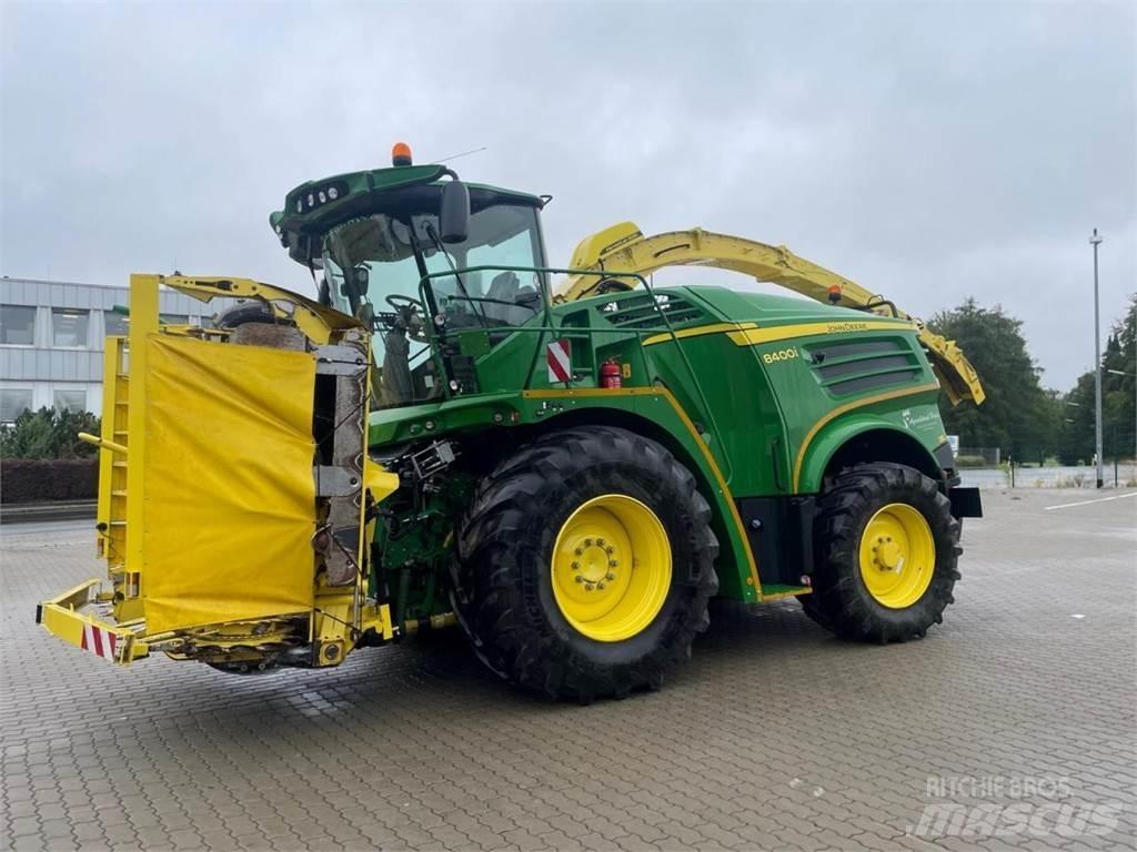 John Deere 8400 i 自走式青贮饲料收割机