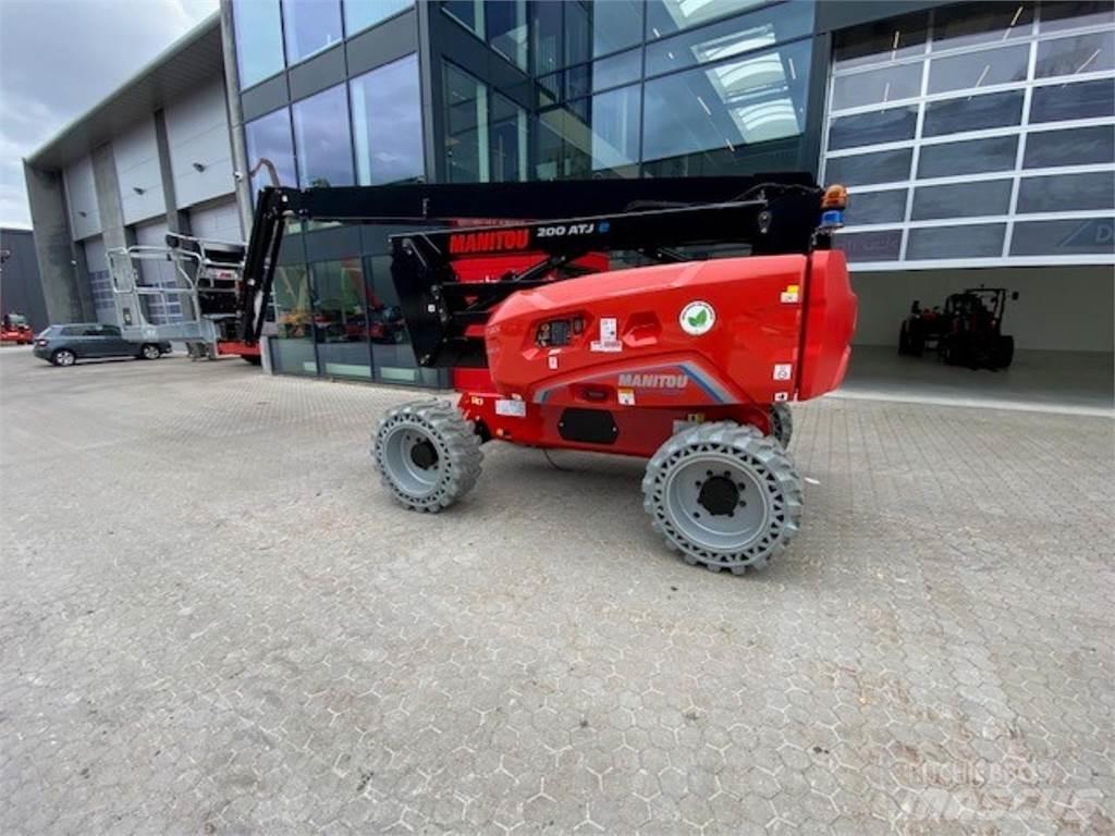 Manitou 200ATJE 曲臂高空工作平台