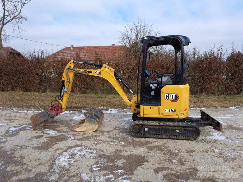 CAT 301.7 小型挖掘机