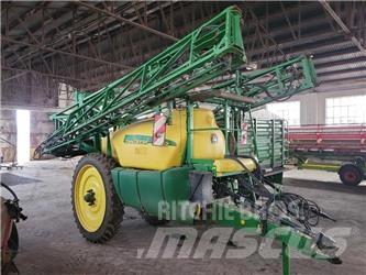 John Deere 732 牵引式喷雾机
