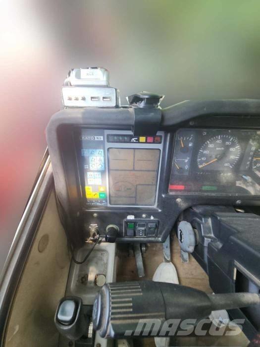 Kato MR 100 越野轮胎起重机︳越野吊︳越野起重机︳移动式起重机