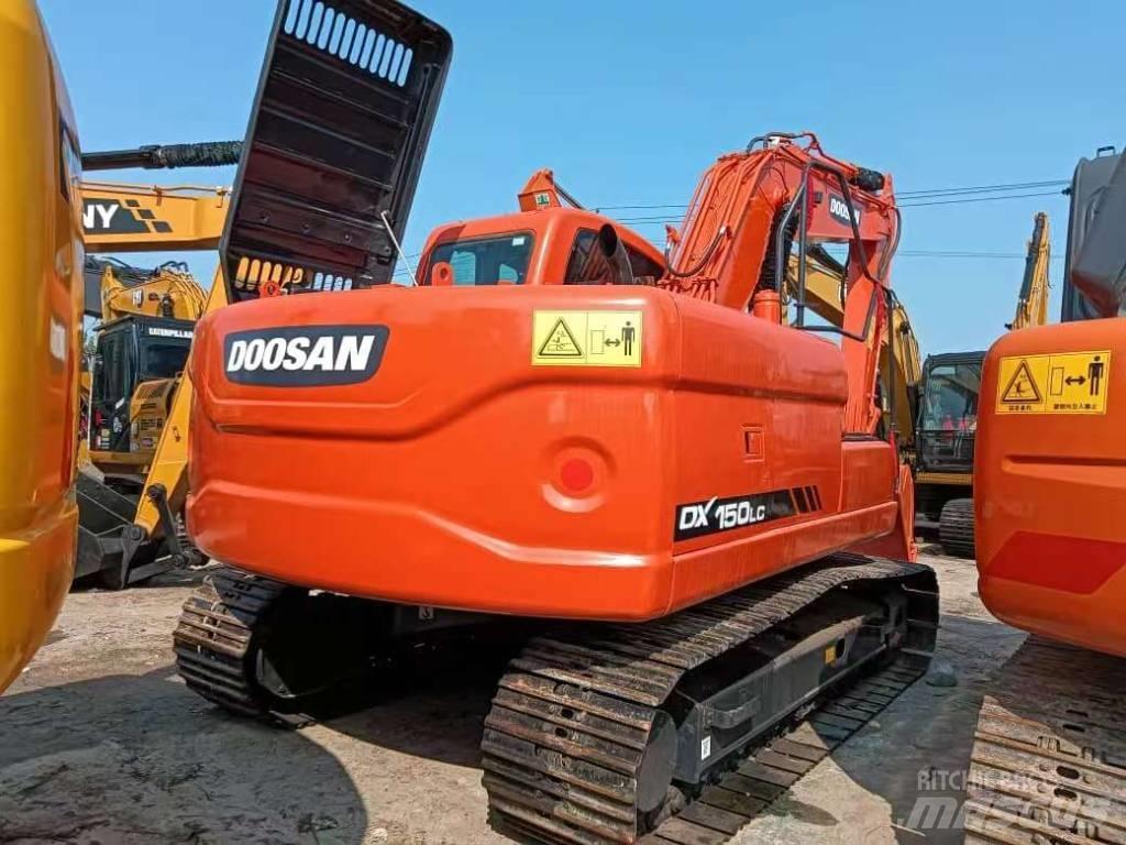 Doosan DX150 中型挖掘机