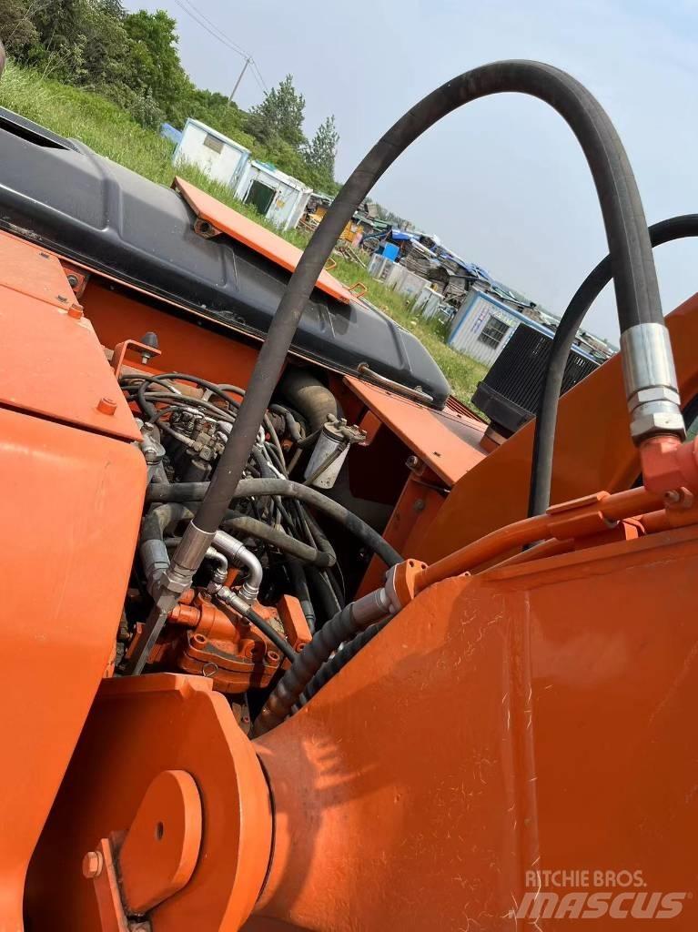 Doosan DH 300 履带挖掘机